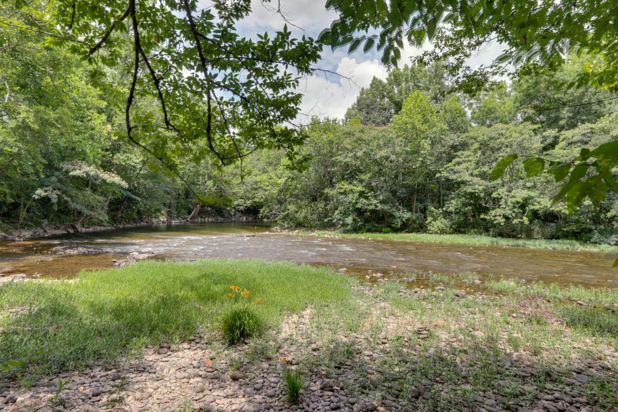 Appartamento Riverfront Couples Retreat In Smoky Mountains! Townsend Esterno foto